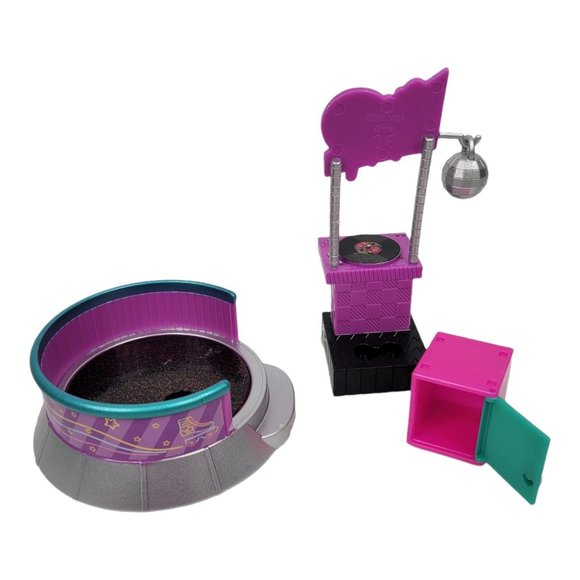 LOL Surprise Dolls Furniture Skating Rink Stage DJ Booth Locker Action Figures - Picture 10 of 11